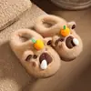 Nuevas pantuflas de algodón de capibara 2026, con suela antideslizante, resistente al desgaste y suave, diseñadas para un uso interior cómodo y adecuadas tanto para padres como para niños, con un lindo diseño de caricatura