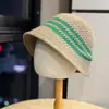 Novo chapéu de pescador feminino para outono e inverno, chapéu bucket de crochê vazado colorido, moderno e versátil, chapéu de proteção solar para viagens ao ar livre
