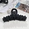 Garras de Cabelo Flor de Plumeria Fosca Transfronteiriça Presilha de Cabelo Grande em Formato de Flor para Coques na Parte de Trás da Cabeça Presilha Tubarão Acessório de Cabelo para Mulheres