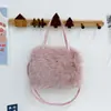 Bolso Nuevo para Mujer de Gama Alta Suave Felpa Bolso de Hombro Único Estilo Nicho Elegante Versátil Bolso Cruzado Bolso Pequeño Estilo Chanel Mujer