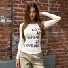 Camiseta fina de manga larga con cuello redondo y estampado de letras para estilo urbano de otoño, versátil y estilizada, camiseta básica lisa informal