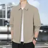 Nueva colección de primavera y otoño de chaquetas para hombre con cuello mao, diseñadas para hombres de mediana edad y mayores, en un estilo business casual, y disponibles en una versión ligera.