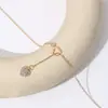 Colar Pingente Coração com Strass para Mulheres, Corrente Clavicular Vazada de Luxo Leve, Joia de Alta Qualidade da Moda e Tendência