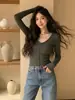 Camiseta de manga larga con cuello en V, corte slim estilo americano que favorece la figura, dobladillo enrollado para mujer, nueva colección de otoño, estilo básico, hombro normal y adecuada como prenda interior.