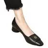 Zapatos planos de tacón bajo estilo francés con punta cuadrada de camelia para mujer, nueva colección otoño 2026, elegantes y versátiles, de cuero suave, suela blanda, zapatos planos tipo "mom"