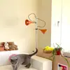 Lámpara de pie color crema de estilo francés vintage, adecuada para salas de estar, dormitorios, mesitas de noche y estudios; ajustable, minimalista y crea una atmósfera sofisticada y retro