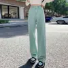 Calça jeans branca wide leg feminina cintura alta formato pera levemente solta plus size calça reta tipo mop