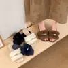 Pantuflas planas de pelo de conejo real para mujer, perfectas para usar al aire libre en otoño, un diseño nuevo e impresionante, increíblemente populares y que exudan una sensación lujosa y esponjosa.