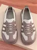 Sapatos de Pano Old Beijing Femininos 2025 Primavera e Verão Novos Tênis de Treino Alemães Explosões da Moda Sapatos Casuais Simples Sola Macia Antiderrapante Sapatos de Malha