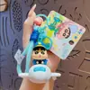 Llavero de Muñeca Dinámica Dimensión Pequeña Crayon Original Colgante Pequeño Llavero para Mochila Escolar de Pareja Colgante Pequeño Regalo
