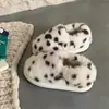 Zapatillas de Algodón Lindas de Lunares de Colores para Mujer Invierno Nuevo Estilo para Interior del Hogar Antideslizantes Cálidas Forradas de Terciopelo Zapatos de Algodón con Talón Cerrado