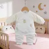 26 Otoño Recién Nacido 120g Ropa Acolchada de Mariposa Mono de Bebé de Dibujos Animados con Pies Bodysuit de Bebé sin Costuras 52-59#