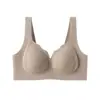 Sujetador sin costuras para mujeres con poco busto, diseñado para realzar y levantar, prevenir el abultamiento lateral y brindar soporte con tirantes anchos, creando un aspecto más lleno sin aros.