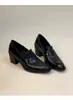 Mocasines retro de piel de oveja estilo británico, punta cuadrada, tacón grueso, para mujer, sin cordones, versátiles para ir al trabajo, zapatos planos de boca profunda, zapatos pequeños de piel