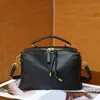Bolso Boston de Cuero Vegetal de Primera Capa Nuevo Vintage Personalizado Transfronterizo para Mujer, Bolso Cruzado de Cuero Genuino Versátil y de Moda