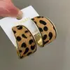 Puños de Oreja con Estampado de Leopardo en Forma de C Estilo Retro Europeo y Americano Nuevos Pendientes de Moda 2026 Diseño de Nicho Pendientes Exagerados para Mujer