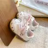 Zapatillas bonitas para niñas, zapatos de princesa con suela suave para bebé, nuevo modelo otoño 2026, zapatos individuales de conejito para niños, versión coreana