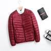 Chaqueta de Plumas Otoño e Invierno 2023 para Hombre Cuello Redondo Delgada Corta Nueva Talla Grande Estilo Coreano Ajustada Moderna Casual Cálida