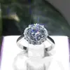Anel Rainha Popular Tendência do Tiktok com Diamante Grande, Anel Ajustável, Luxo Leve, Sensação Elegante e de Alta Qualidade, Joia Feminina