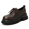 Sapatos femininos de couro com sola grossa 2024 Novo estilo britânico com cadarço mocassins de altura oculta sapatos populares online