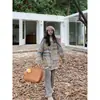 Abrigo suéter de rayas para mujer, nueva colección otoño/invierno 2026, cárdigan de punto elegante y casual de manga larga con un toque de alta gama