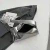 La bolsa popular de este año para mujer 2023 nueva moda de verano versátil bolsa de mensajero con correa ancha para el hombro textura bolsa almohada de alta gama