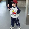 Niños 2026 Ultraman Bordado Mediano-Grande Infantil Primavera Otoño Sudadera Casual Pantalones Deportivos Conjunto Deportivo Infantil de Dos Piezas Tendencia Infantil