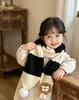 Bufanda de Punto Nueva para Niños 2026 para Otoño e Invierno, Calentador de Cuello Cruzado a Prueba de Viento y Frío, Calentador de Cuello de Dibujos Animados para Niñas