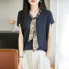 Camiseta de tricô de manga curta estilo "old money" francês com gravata lenço de seda para mulheres, novo look de verão 2026, top fino com mangas pequenas levemente bufantes