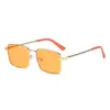 Gafas de Sol Cuadradas con Patas Roscadas Color Marrón Degradado Estilo Metal Old Money Europeo y Americano para Mujer Gafas de Sol Retro de Moda Sensación de Internet de Gama Alta
