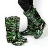 Botas de lluvia camufladas para hombre, zapatos impermeables de caña alta, botas de pesca con suelas antideslizantes, forradas de forro polar para abrigar, botas impermeables para el trabajo, botas de lluvia para obras de construcción y calzado de seguridad