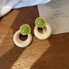 Estilo Suave de Estilo Francés Ligero, Pendientes Grandes de Color Contrastante, Color Macarrón, Accesorios de Oreja Coloridos Frescos y Oxigenados, Simples y Versátiles, con un Ambiente Refinado
