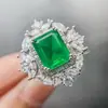 Huabi Joyería Exportación Color Esmeralda Artificial Tesoro Pendientes Anillo Colgante Retro Set de Tres Piezas 10*14