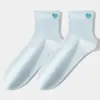 Meias Femininas Cano Médio com Borda Enrolada e Bordado de Coração, Meias Femininas Simples e Versáteis de Cano Médio, Meias Esportivas Femininas 10A Antibacterianas e Desodorantes