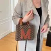 Bolso de Mano Cruzado al Hombro de Alta Gama con Textura, Moda de Invierno 2026, Elegante, Versátil, Sencillo, Casual