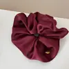 Versão Coreana Etiqueta Dourada Creme Cetim Scrunchie Estilo Ballet Nicho Coque Prendedor de Cabelo Elástico Acessório de Cabelo