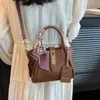 Bolsas de Alta Gama para Mujer 2025 Nuevos Bolsos de Hombro Texturizados, Bolsos Cruzados Populares, Elegantes Bolsos Cubo Portátiles