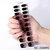 Zhengxiang ofrece calcomanías para uñas de gel semi-curado que brillan en la oscuridad para Halloween, las cuales son populares en Europa y Estados Unidos y también son un producto de arte para uñas muy vendido para Navidad.