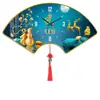 Relógio de Parede Chinês em Forma de Leque para Sala de Estar, Decoração sem Furar, Calendário Perpétuo, Relógio com Caractere da Sorte, Pintura Decorativa Criativa, Montado na Parede