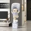 Fabricante Alemán 2026 Nuevo Modelo Oso Violento Creativo Adornos Grandes de Piso para Sala de Estar Decoración de Lujo Ligero para Mueble de TV Junto al Sofá