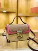 Bolso cuadrado pequeño transfronterizo para mujer, nuevo bolso de mano moda 2026 color rojo rosa, bolso de hombro cruzado individual elegante de alta gama, moderno