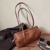 Bolsa Casual Transfronteiriça de Grande Capacidade Feminina Outono 2026 Nova Versátil para o Dia a Dia Simples Bolsa de Ombro Bolsa de Braço