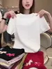 Camiseta Manga Curta Cor Magenta, Gola Redonda, Ombro Caído, Tecido de Algodão Puro Escovado, Estilo Niche Aconchegante, Elegante, Rejuvenescedor, Emagrecedor, Blusa Base