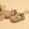 Zapatos de verano simples y versátiles para bebés y niños pequeños, sandalias transpirables para niñas, zapatos cerrados antideslizantes de suela blanda para proteger los dedos de los pies al caminar para niños