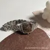 IEKE Estilo Frio Simples Atmosférico Tira de Aço Quadrada Temperamento Luxo Leve Relógio de Quartzo Relógio Feminino Estudante Estilo Chanel