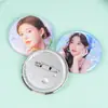 Insignia de Hojalata Doble Destello de Tan Jianci Insignia Creativa Estudiantil de Apoyo para Fans Periféricos del Ídolo Estrella Personalizada