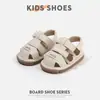Sapatos de Verão para Bebês e Crianças Pequenas, Sapatos de Bebê Respiráveis para 1-3 Anos, Sandálias Unisex com Biqueira Fechada, Sapatos Simples de Caminhada com Solado Macio