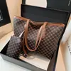 Bolsas de Gran Capacidad de Moda 2025 Bolsos Nuevos para Mujer Moda de Verano Estilo Extranjero Bolso de Hombro Versátil Bolso Tote de Alta Gama
