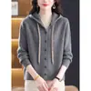 2026 Nuevo Otoño/Invierno Ropa para Madres Cárdigan con Capucha de Manga Larga para Mujer Tejido de Punto con Botones Suéter Casual Abrigo Pulóver Moderno