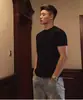 Camiseta Blanca Americana de Cuello Pequeño Hombro Derecho para Hombre Verano Fresca Pesada de Manga Corta que Muestra Músculos Deporte Fitness Mangas Tres Cuartos